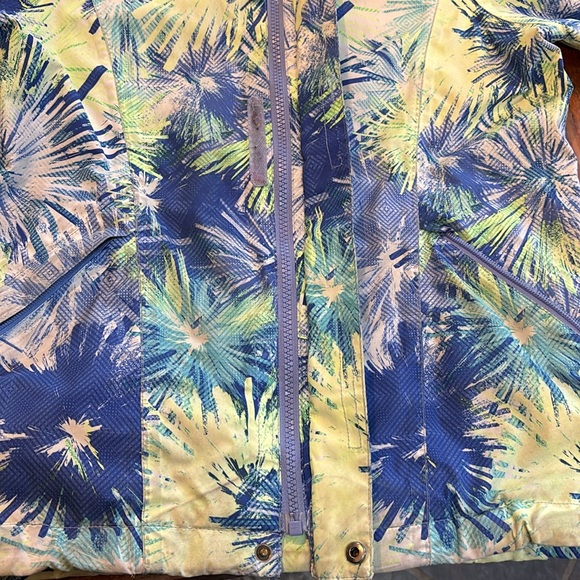 The North Face Girls HyVent Jacket - Picture 9 of 14